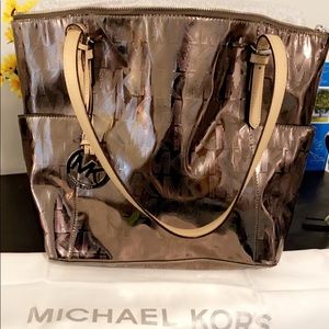 MK tote 💥💥SOLD 💥💥